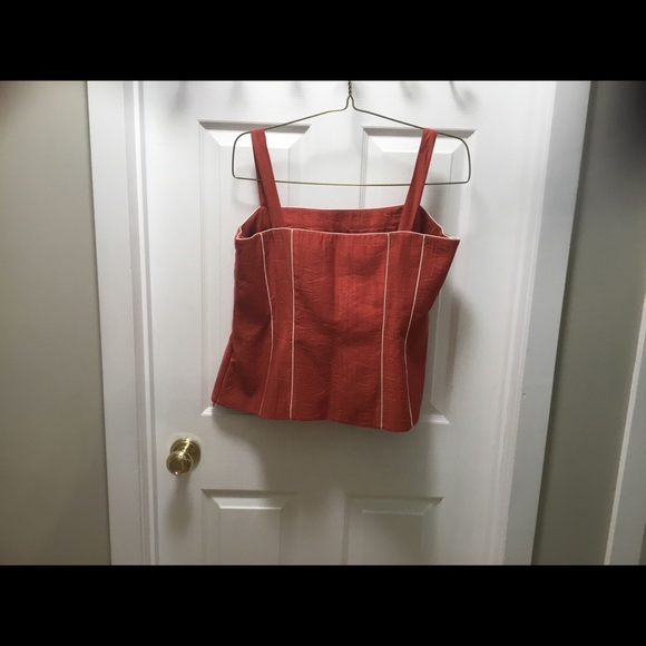 Beautiful Top - Picture 2 of 3